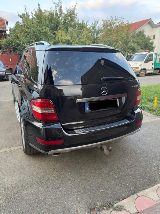 Vând Mercedes ML350d