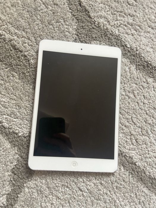 Ipad mini 1 на блокировке активации. Продам на запчасти