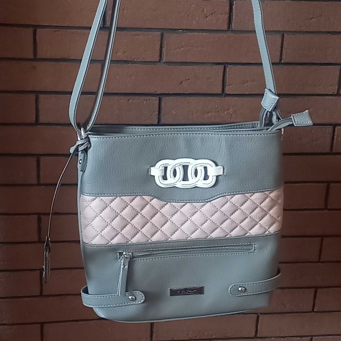 Сумка Rieker почти новая. на длинном ремешке