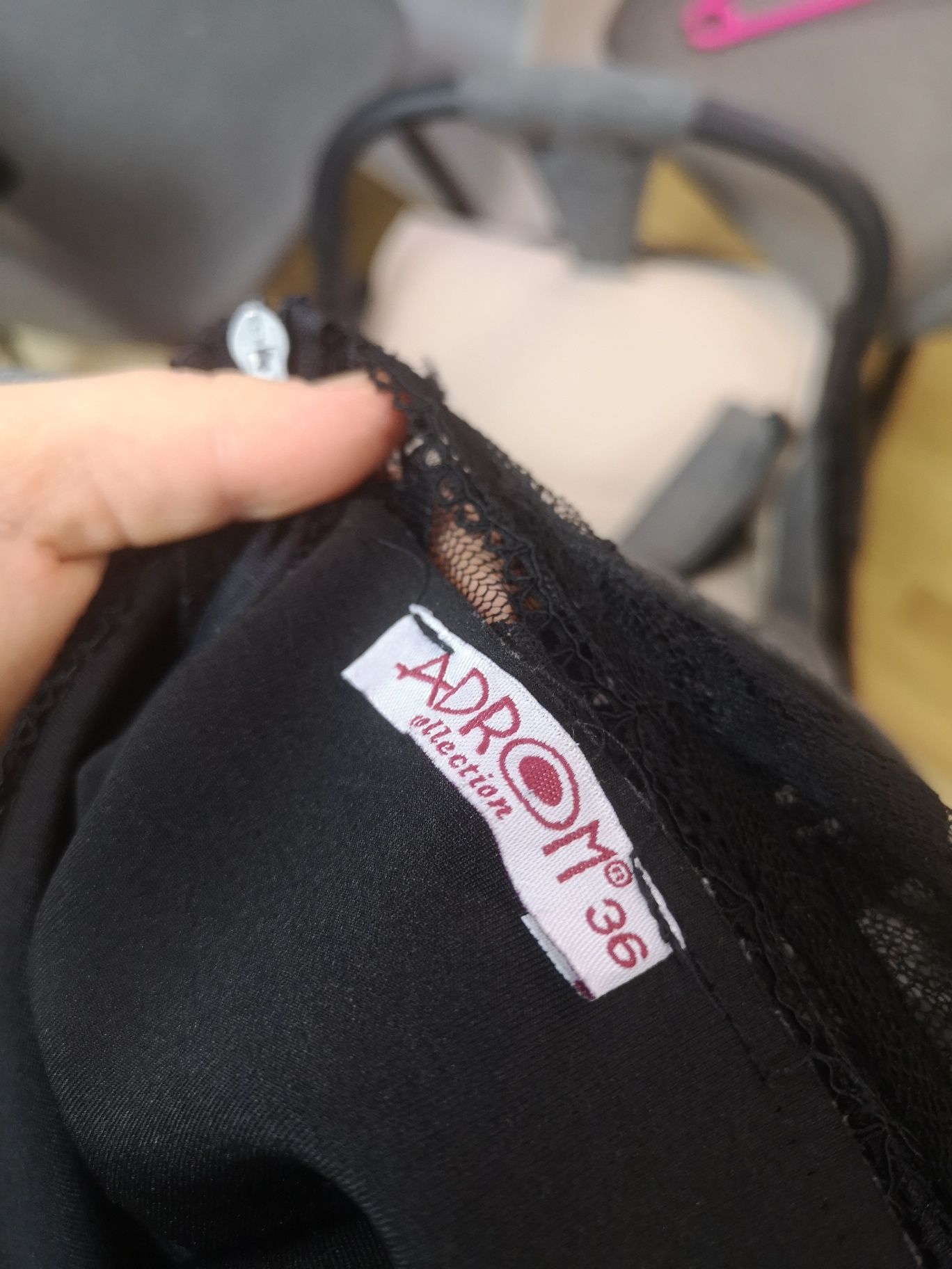 Rochița Neagra cu imprimeu floral mar. 36