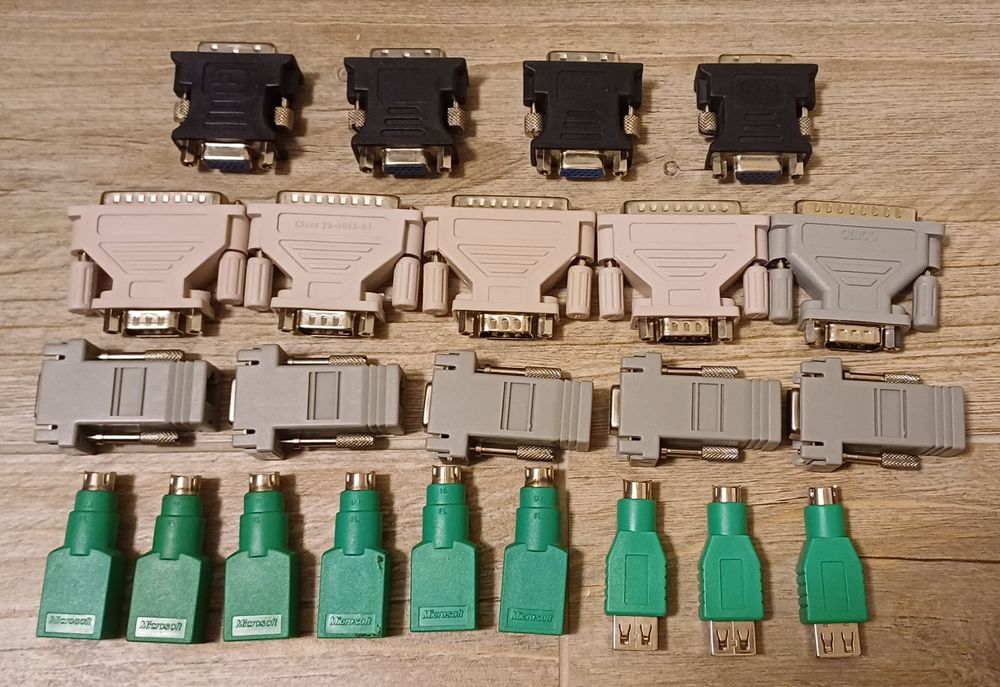 Lot mufa adaptor convertor VGA DVI DB9 DB25 Eth PS2 USB 23 bucati