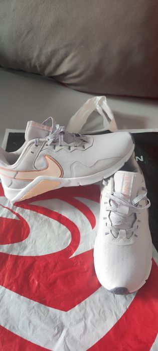 Продавам маратонки Nike женски  дамски 38 номер