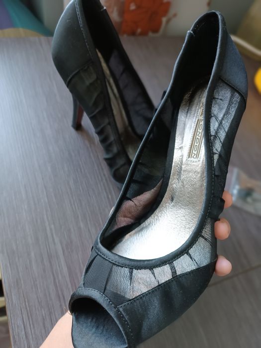 Продаю фирменные туфли! 39 размер