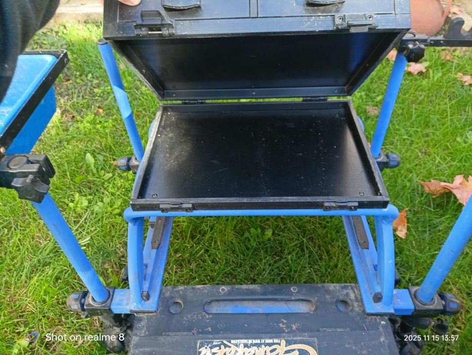 Платформа с маси и прикачни