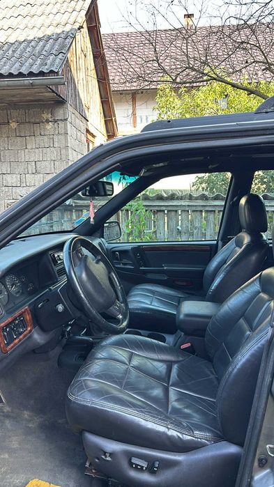 Vând jeep grand cherokee limited zj 2.5