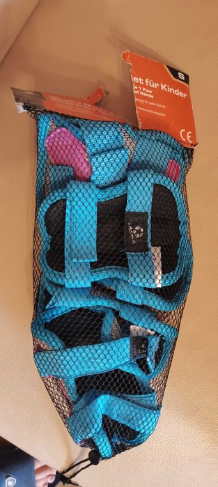 Apărători. Protecție set pt coate, genunchi și palme