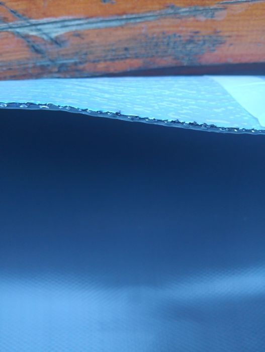 Продавам само залепваща лента