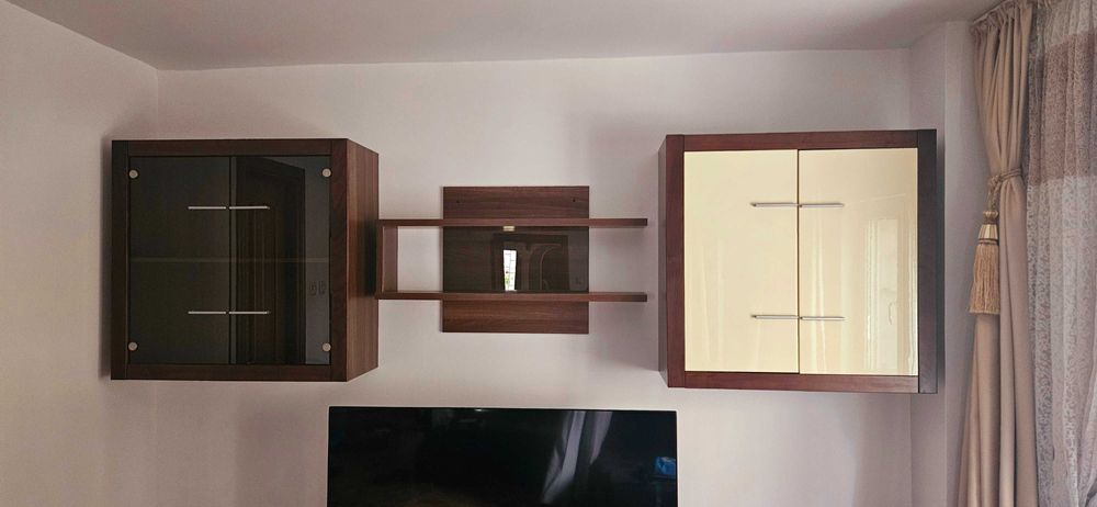 Corp mobila sufragerie nuc si MDF lucios,Mobilier Mobexpert lemn masiv