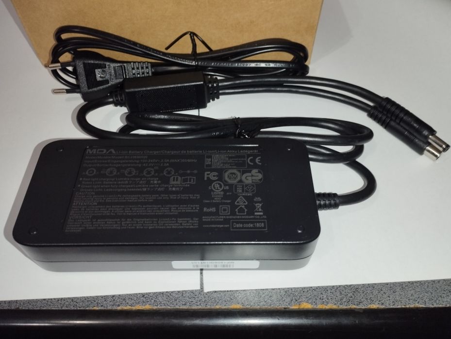 Încărcător trotineta  42v 2A