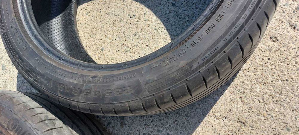 2 броя летни гуми Continental Conti Sport Contact SSR 235/45/R19