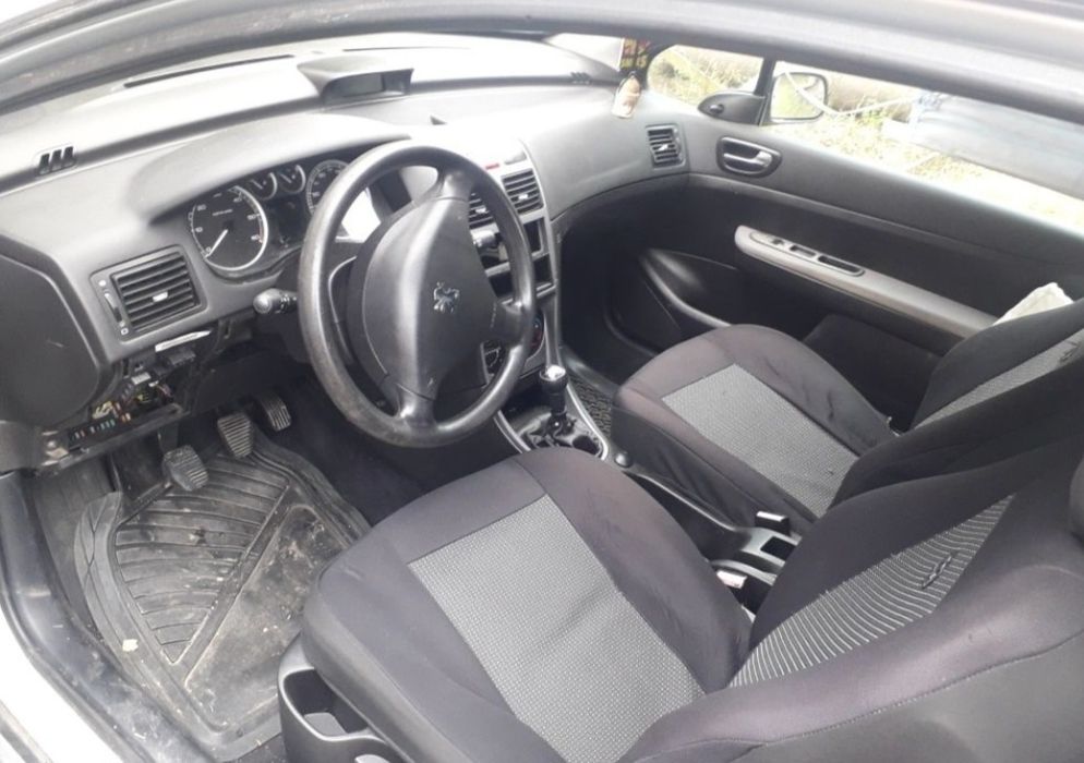 На части ПЕЖО 307 1.4 ХДИ/Peugeot 307 1.4Hdi 3 врати