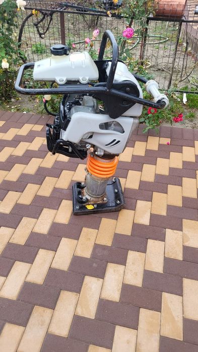 Mai compactor profesional Mikasa motor Honda GX 120