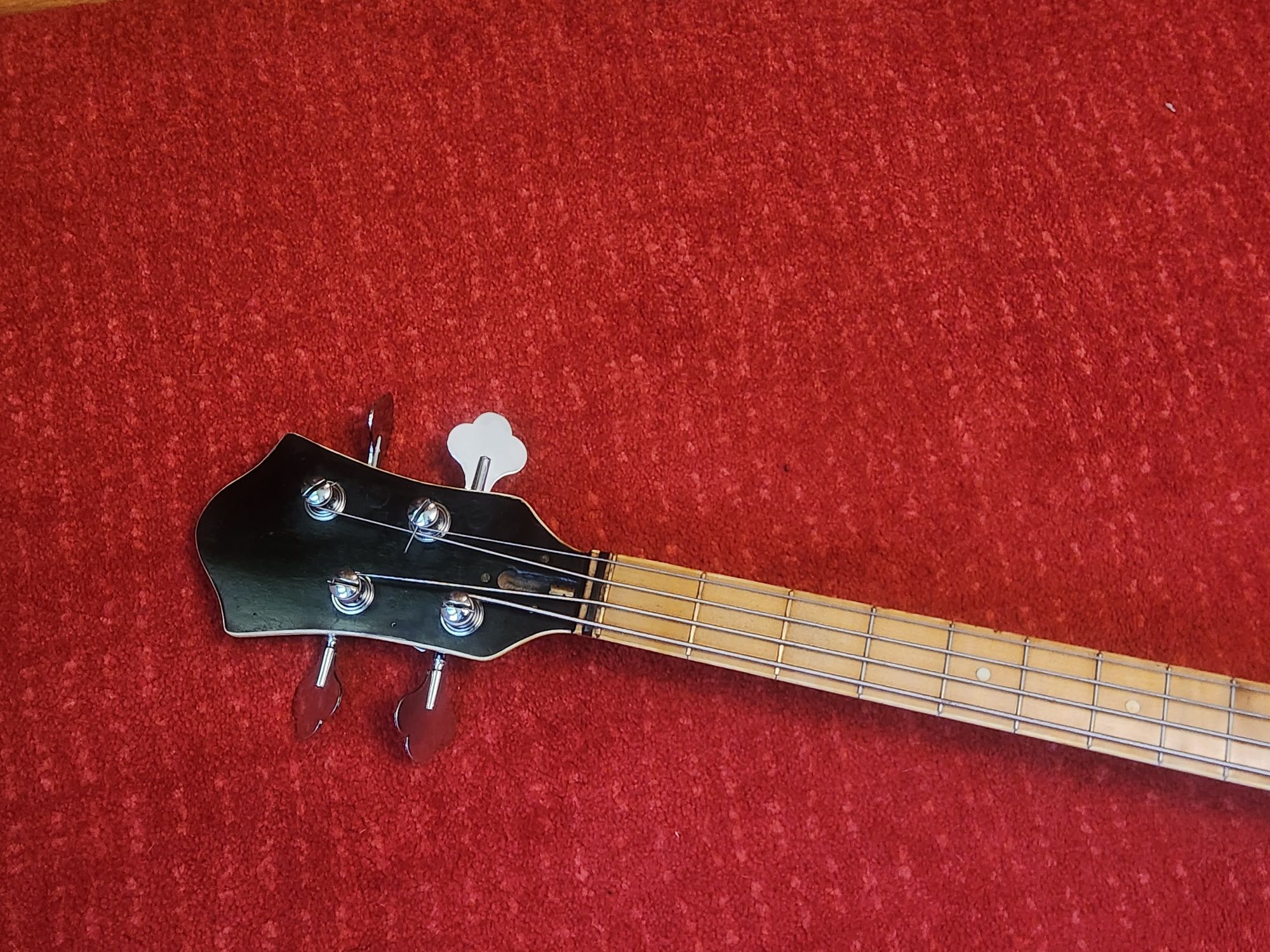 Chitara bass vintage reconditionata