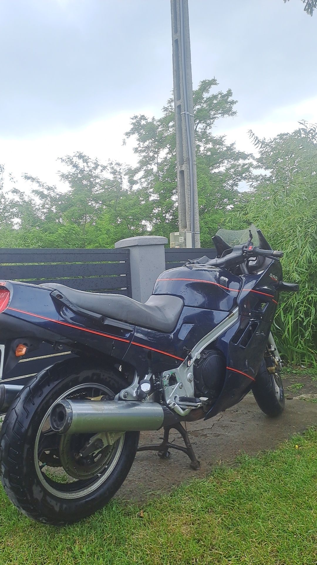 Suzuki GSXF 1100cmc
