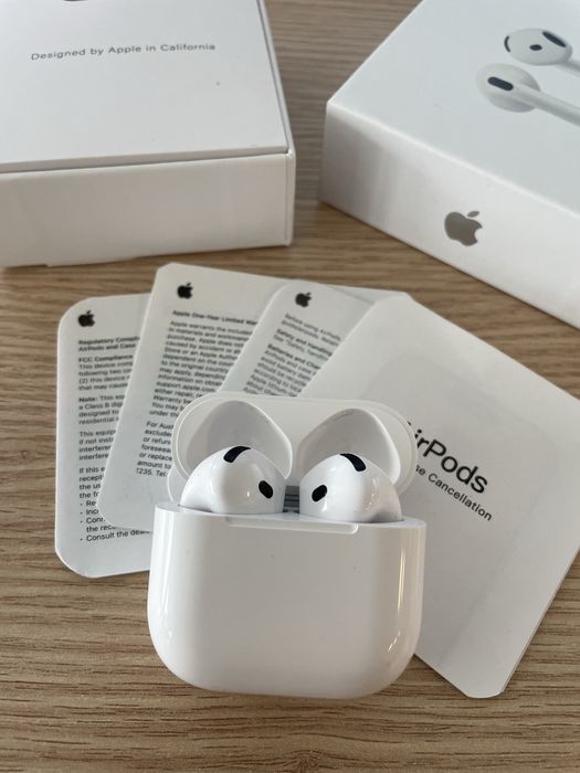 Apple AirPods 4 generation (ANC)