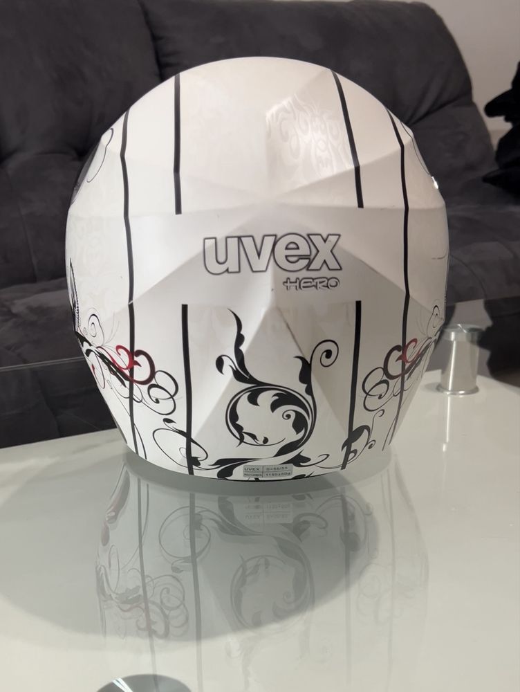 UVEX Моторна Каска