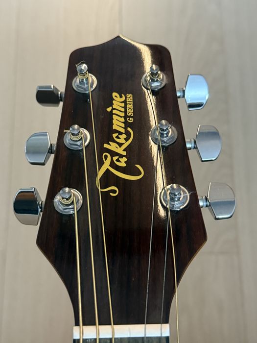 Chitara electro-acustica Takamine EG523SC jumbo cutaway, made in Korea