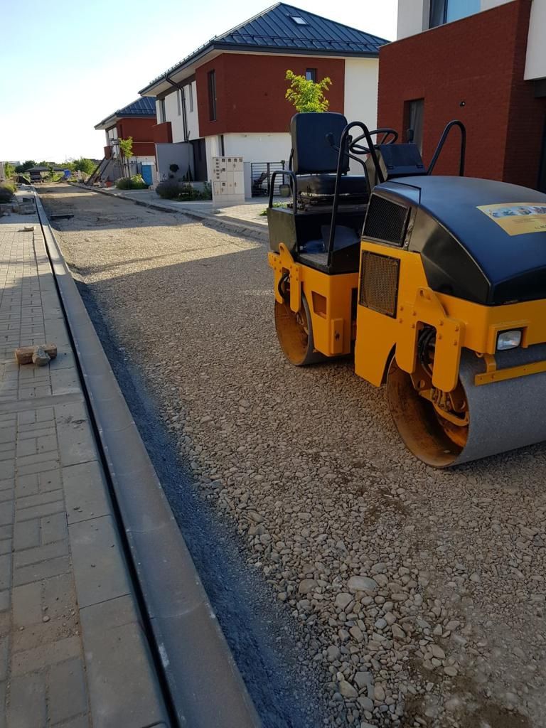 Inchiriez buldoexcavator / Bobcat / miniexcavator - demolări / excavat