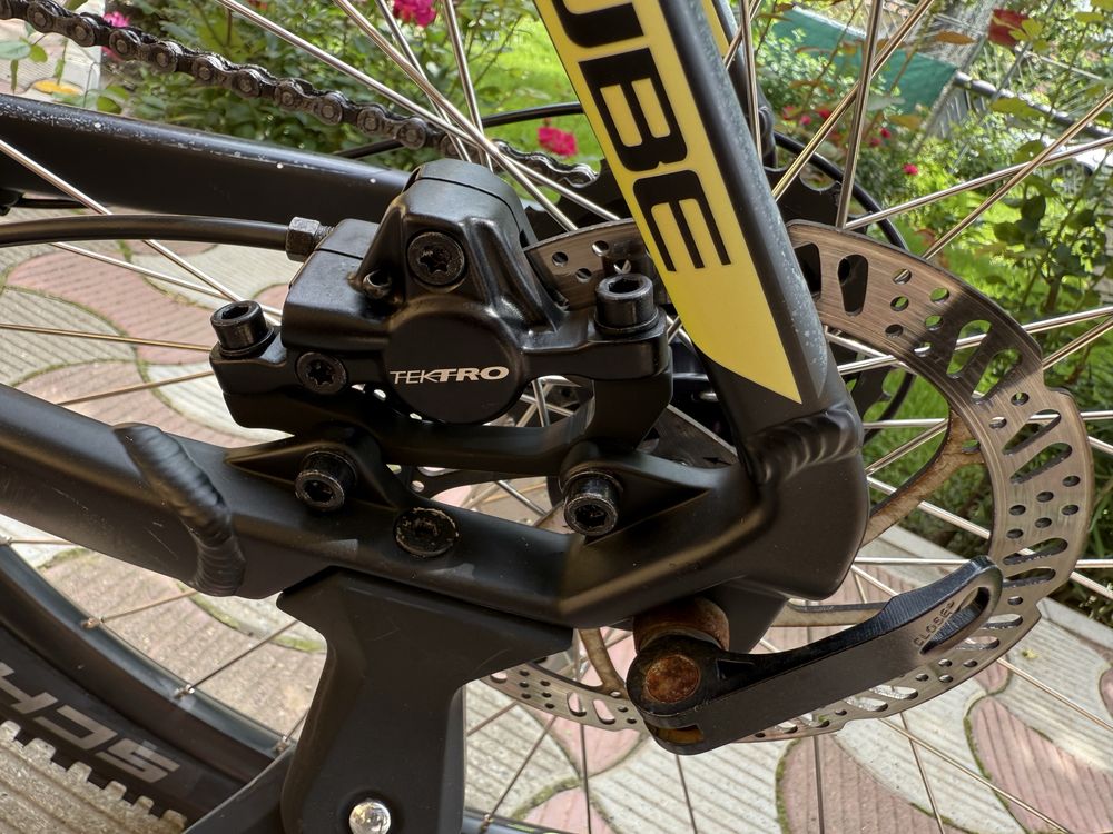 Bicicleta cube top