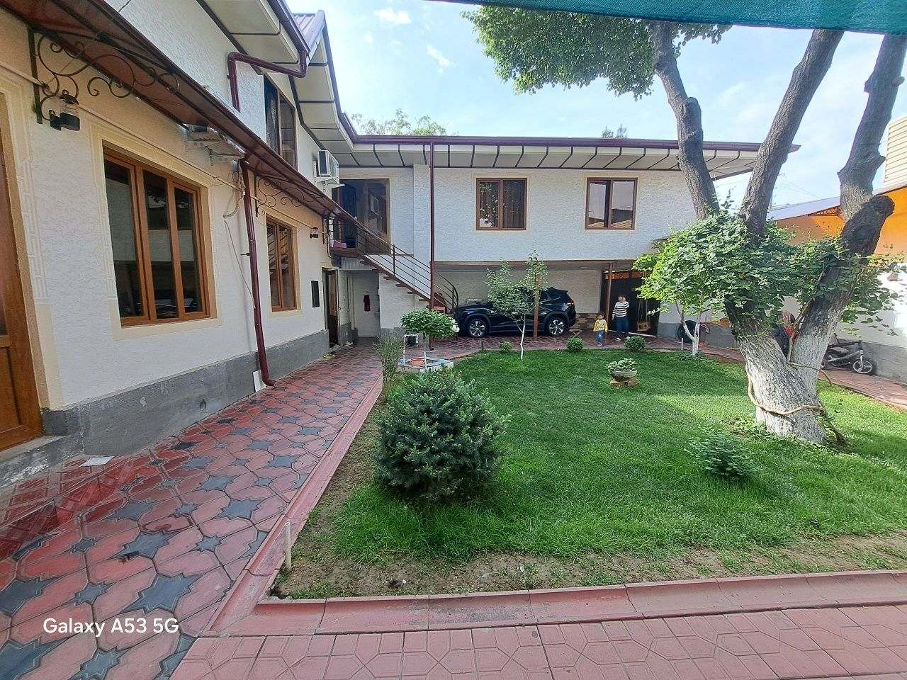 Hovli uy. Rohat. Yangiobot. Arzon narxda.