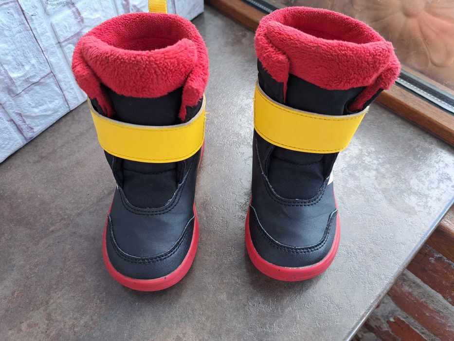 детски ботуши,зимни обувки,боти,апрески,Adidas номер25 за момче,адид