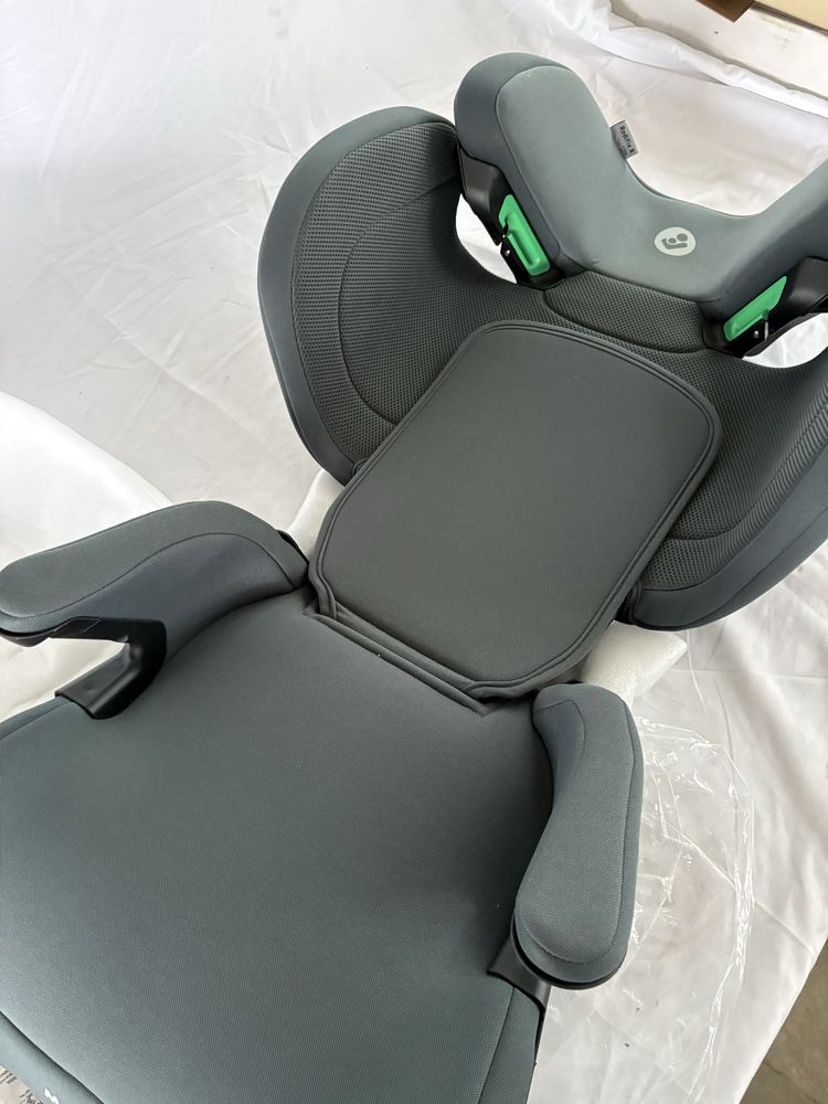 Scaun auto Maxi-Cosi RodiFix R i-Size, ISOFIX, de la 3,5 și 12 ani