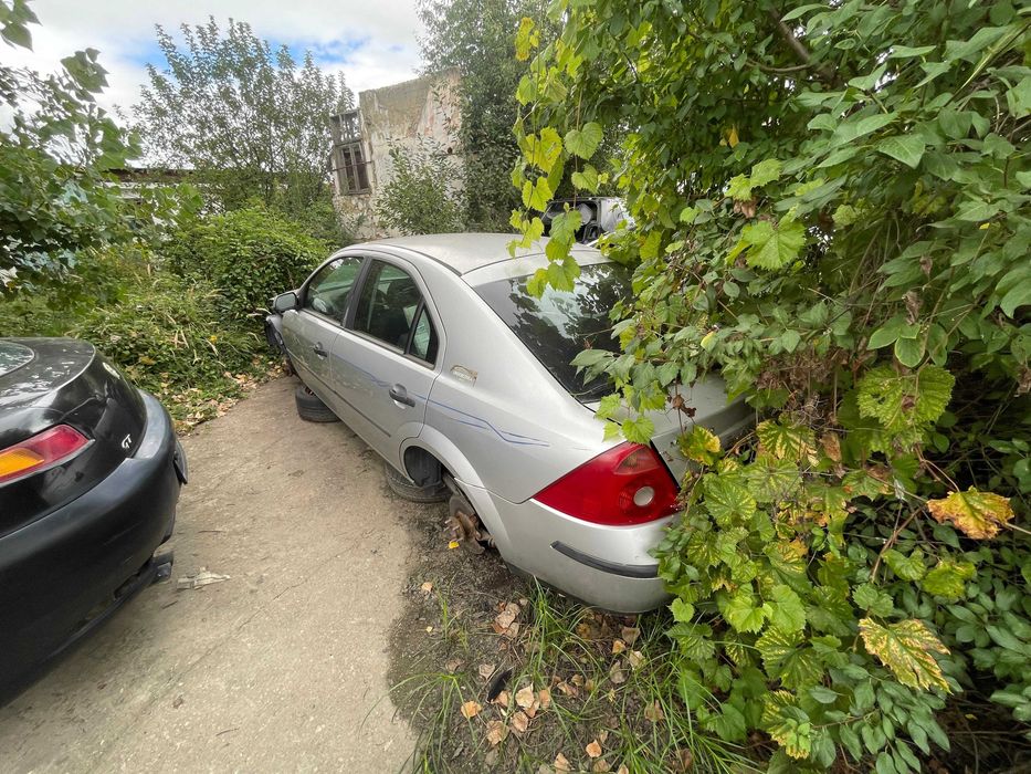 Piese dezmembrari Ford Mondeo 3 1.8 benzina 2003