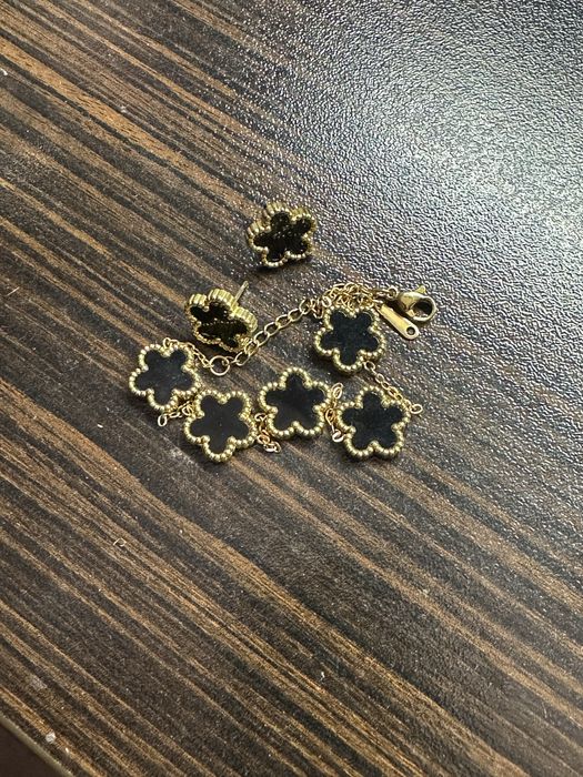 Комплетк обеци и гривна по модел на Van Cleef