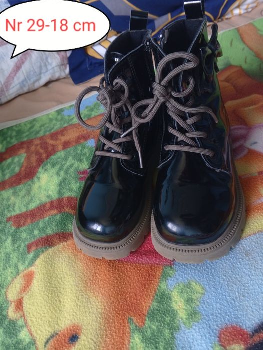 Vând ghete fetita nr 29-18 cm