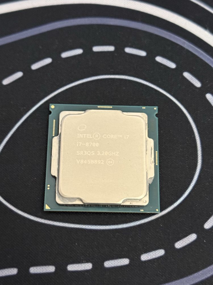Процессор Intel Core i7-8700