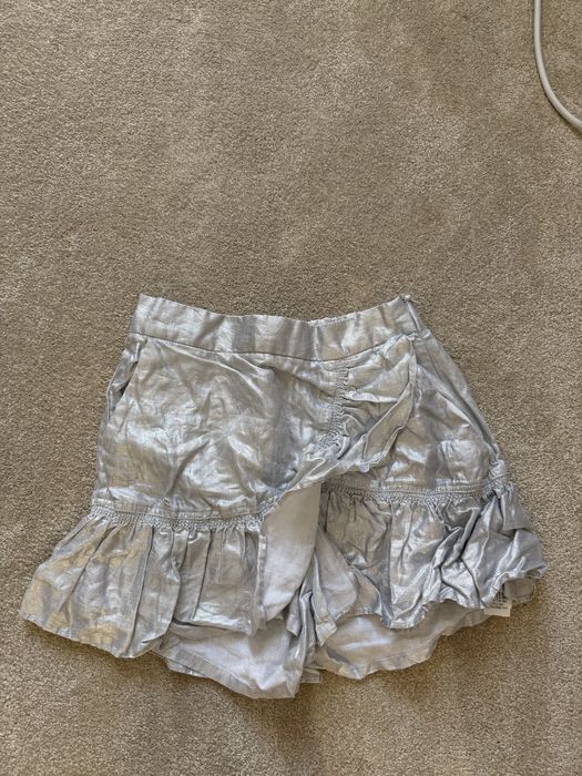 Пола панталонки на Zara