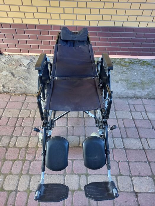Продам коляску инвалидную в 2-х положении, лежачее и сидячее цена 60 т