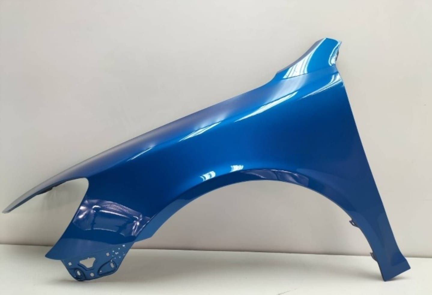 Aripa stanga NOUA vopsita albastru Skoda Octavia 2 II FSL 2008 - 2013