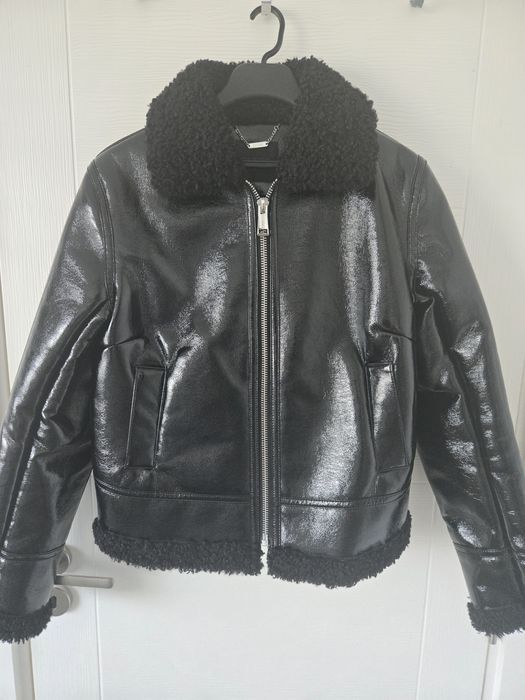 Страхотно яке Guess