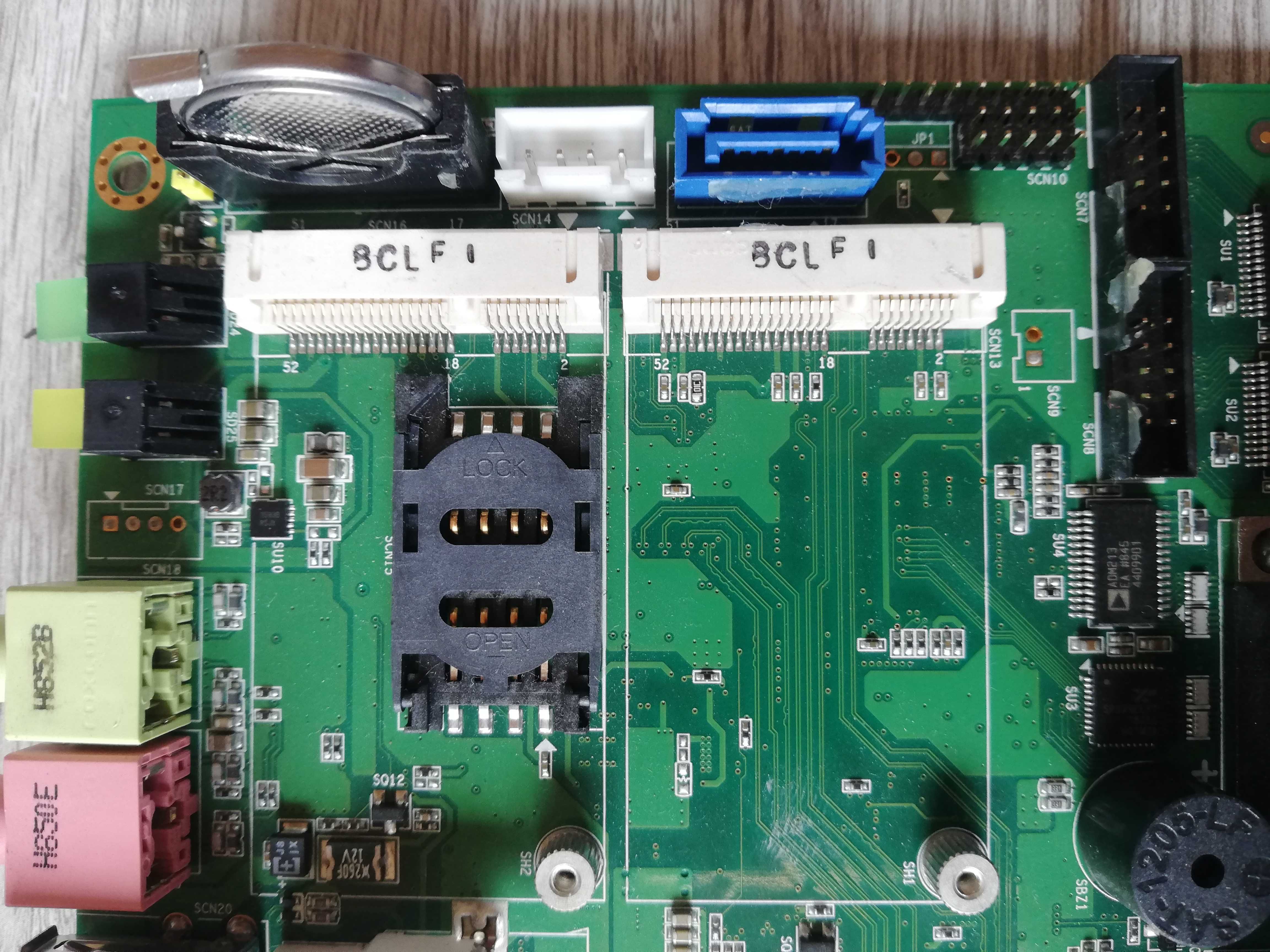 Axiomtek eBox626-853-FL Fanless Embedded PC