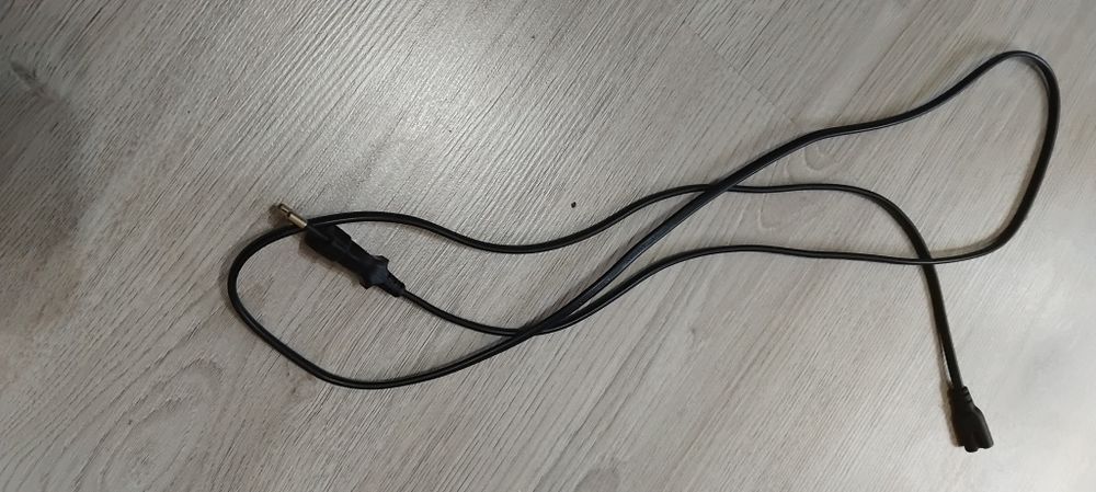 Playstation 5 Slim с 3 игри и постойка за конзолата