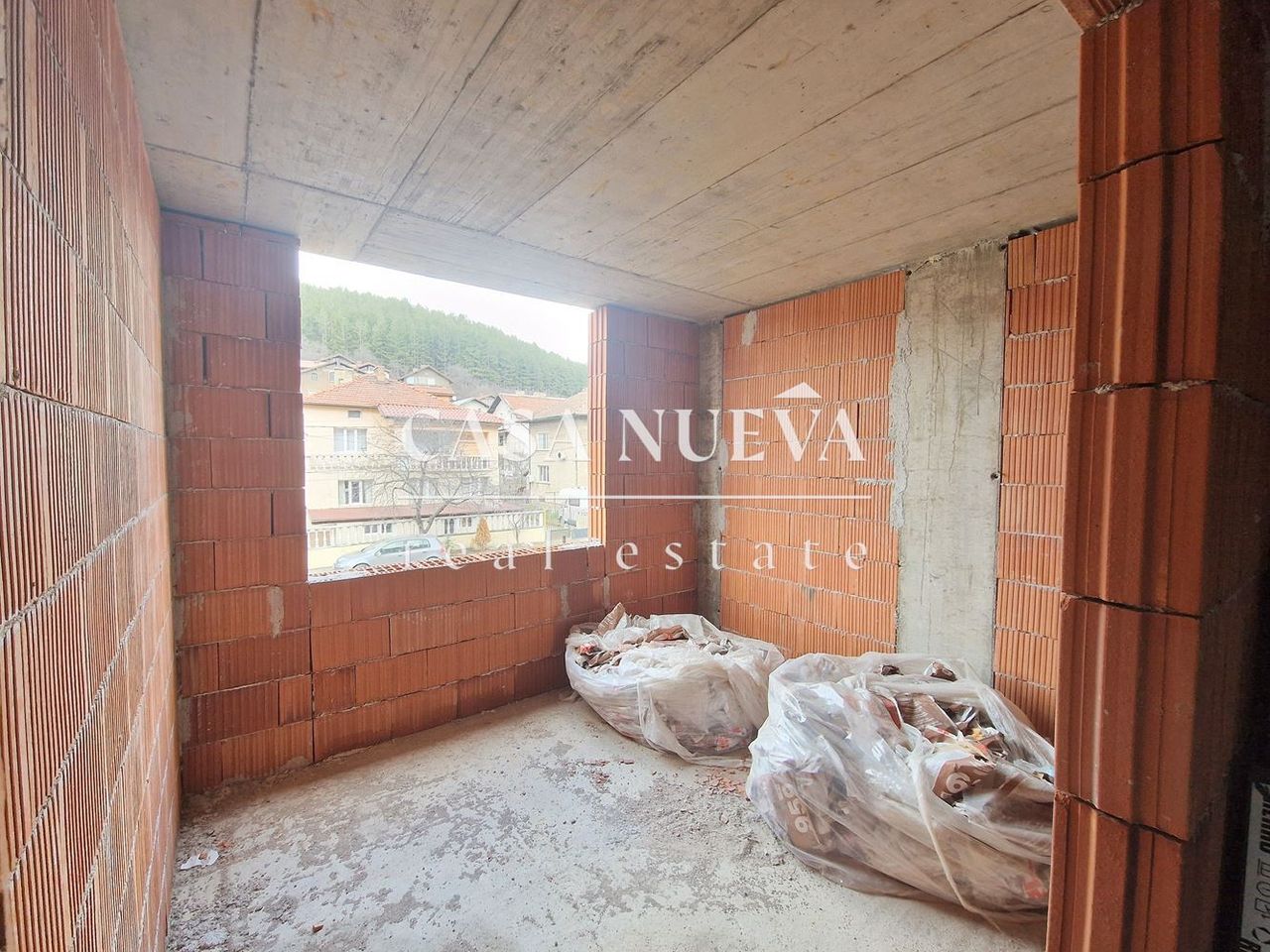 Продава се Двустаен апартамент в Перник, Изток - 55 кв.м за 1200 €/кв.м - Снимка #2
