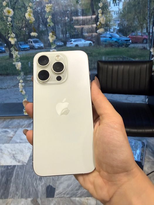 iPhone 15 pro в отлично състояние