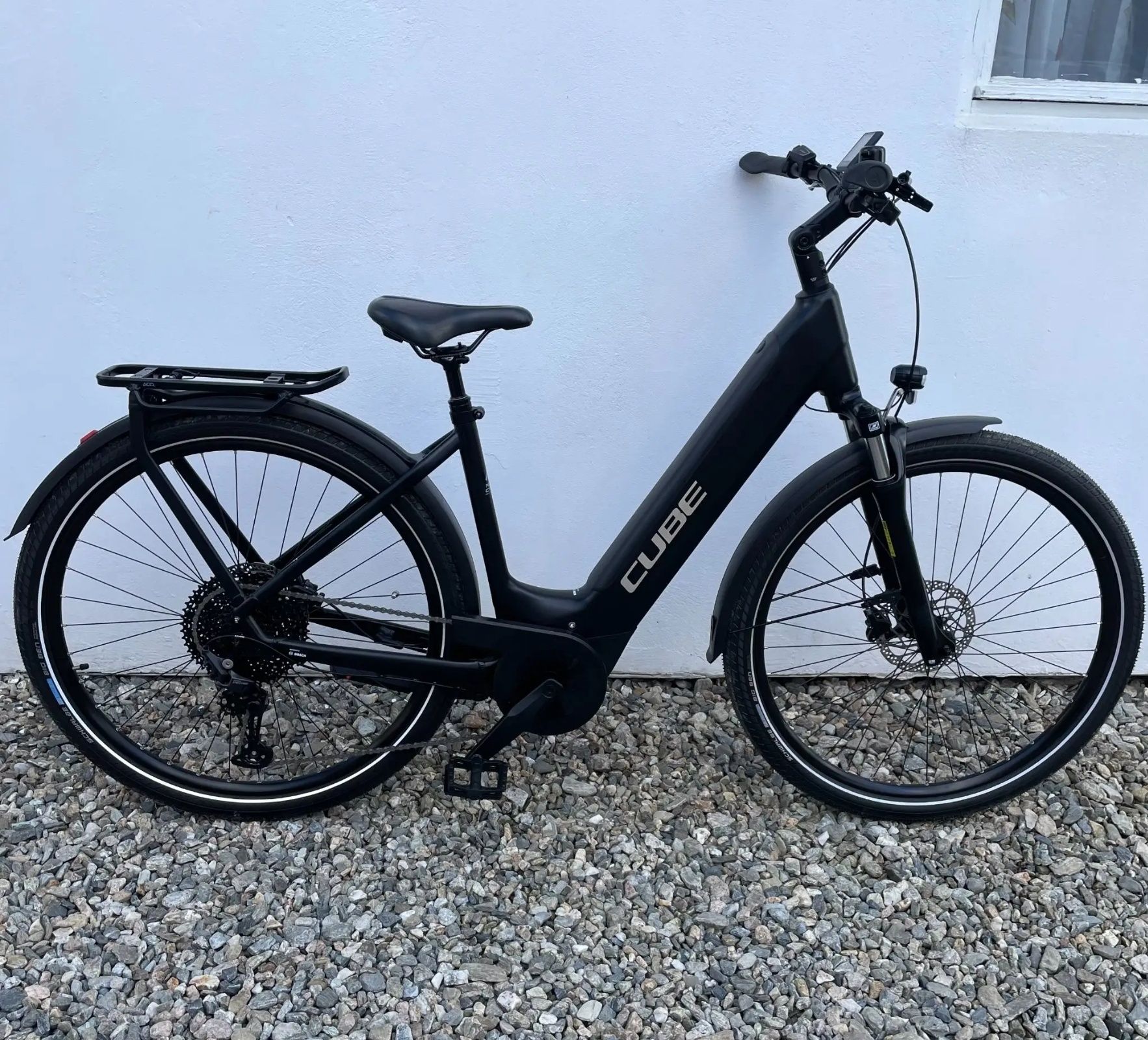 Angajam curieri Glovo Bolt Tazz / biciclete electrice de inchiriat