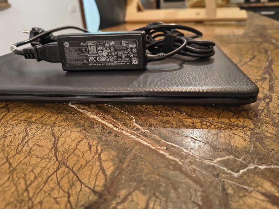 Laptop HP 15-dw3054nq
 Vând  Laptop HP 15-dw3054nq