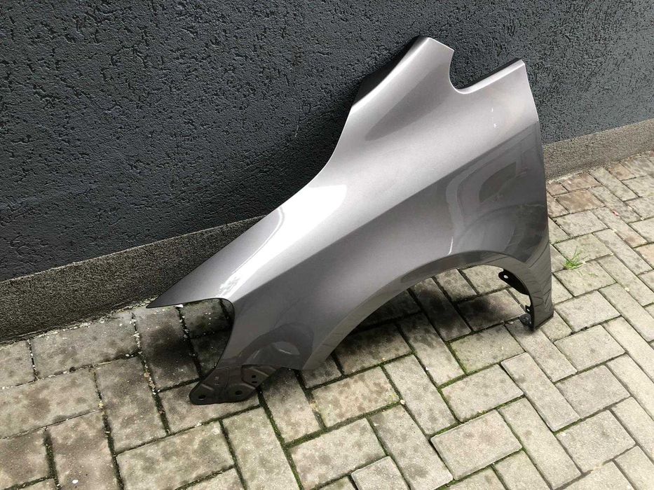 Aripa Fata Stanga VW Golf 5/V Plus An 2005-2009 Vopsita Maro