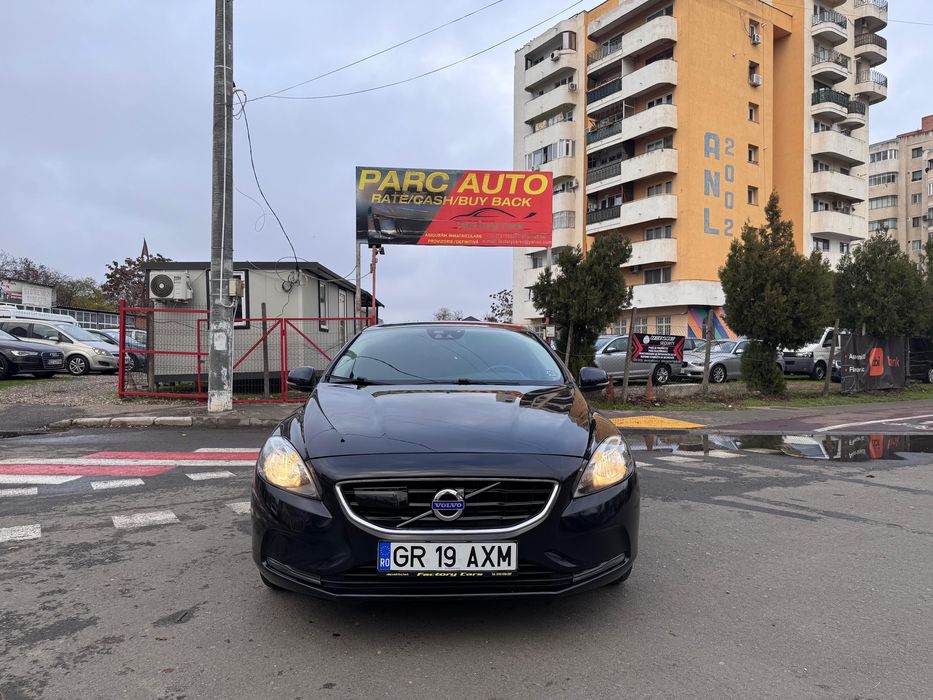 Volvo V 40 D 4 Momentum An 2015 190 Cp Distronic Camera Blis Pdc Pilot