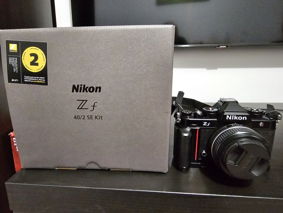 NIKON Zf cu obiectiv 40mm  f2 SE