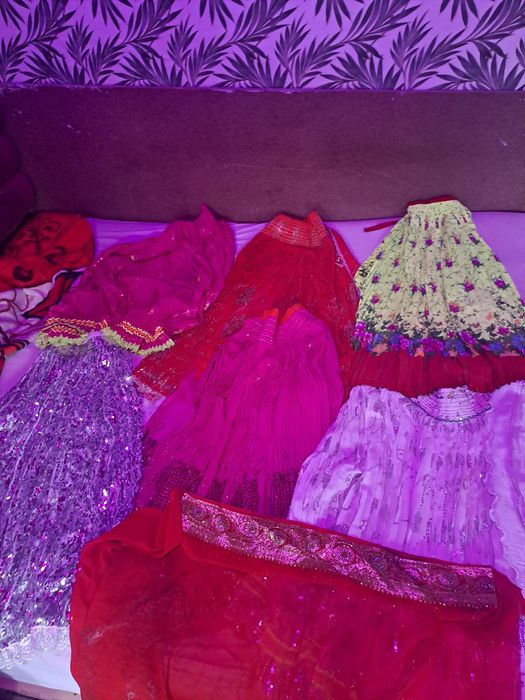 Fuste țigănești bluze țigănești 300 ron