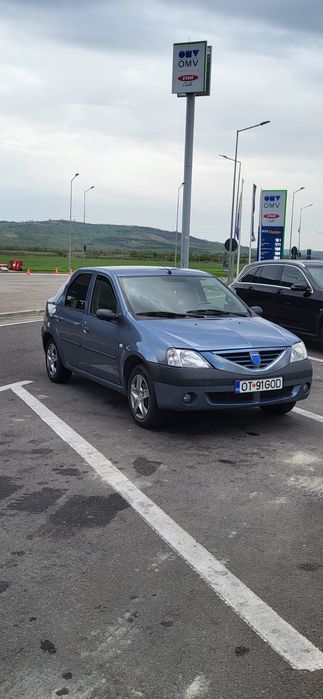 Vând Dacia Logan