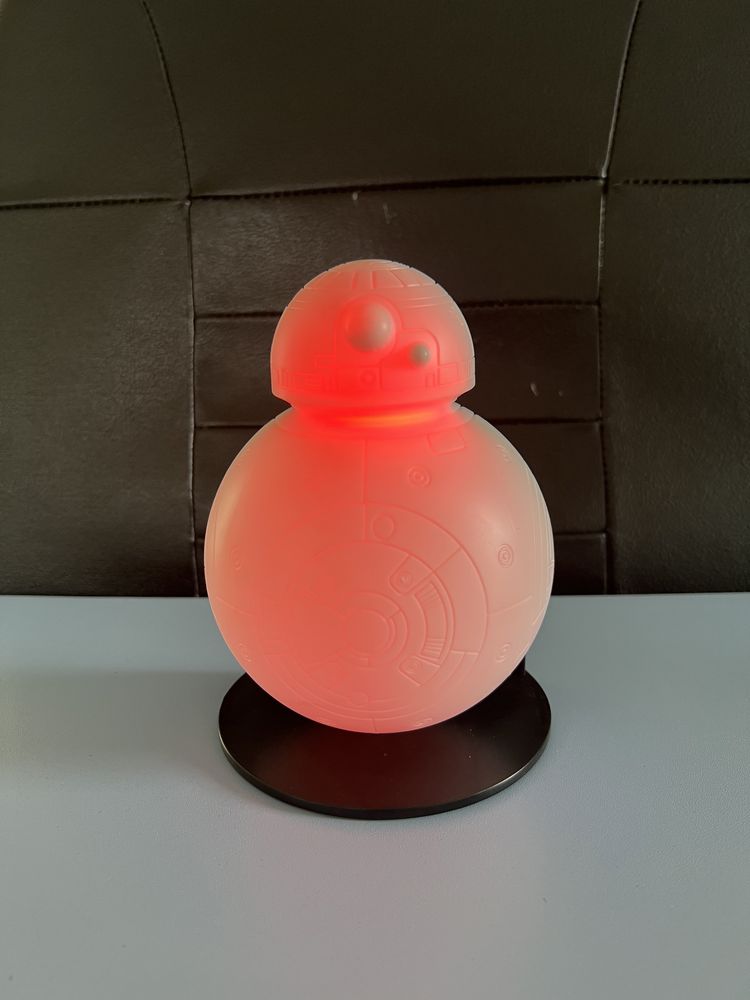 Лампа с формата на BB-8 от Междузвездни войни