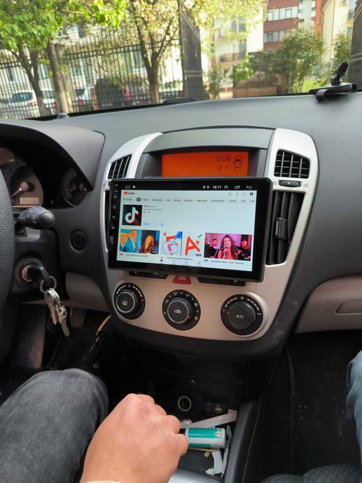 Navigatie Android Kia Ceed  Waze YouTube GPS