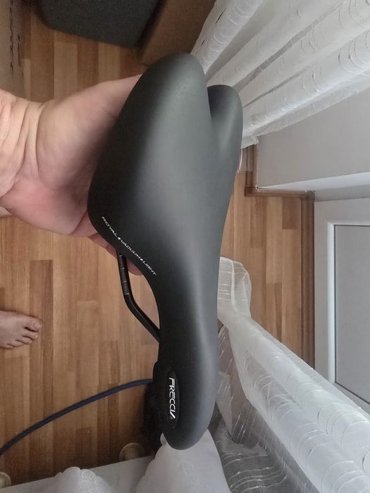 Vând 1 șa de bicicletă