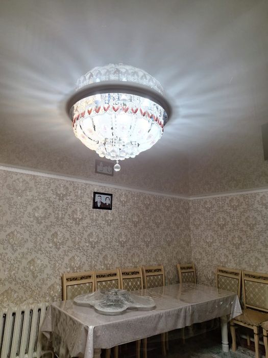 Продам люстру