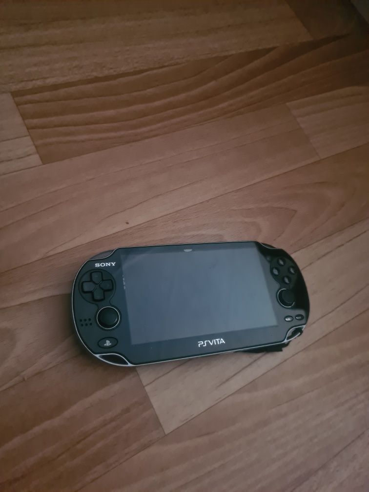Продам ps vity с играми